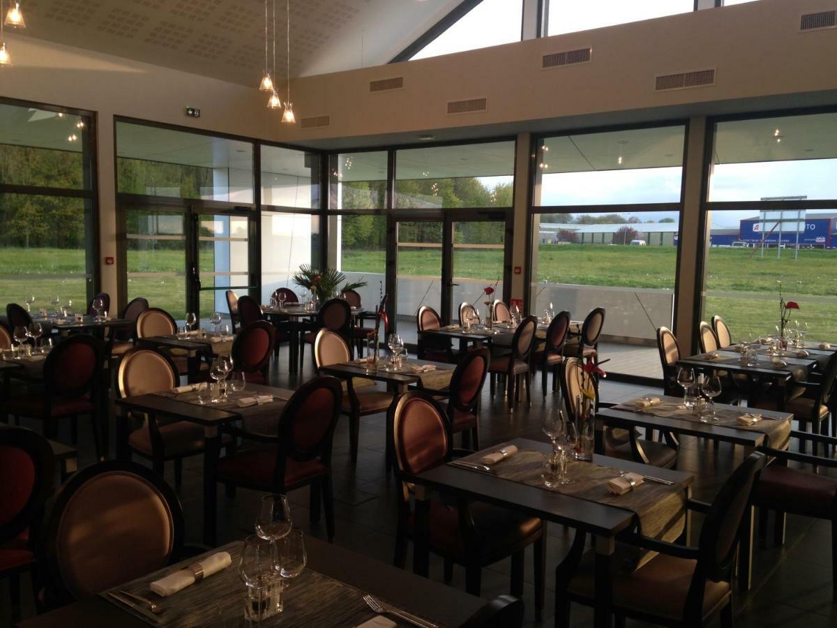 Hotel - Restaurant La Claire Foret Morhange Exterior foto
