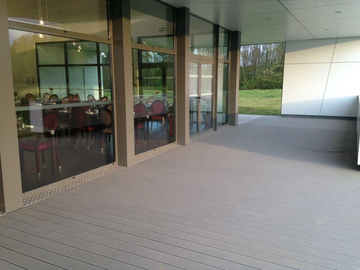 Hotel - Restaurant La Claire Foret Morhange Exterior foto
